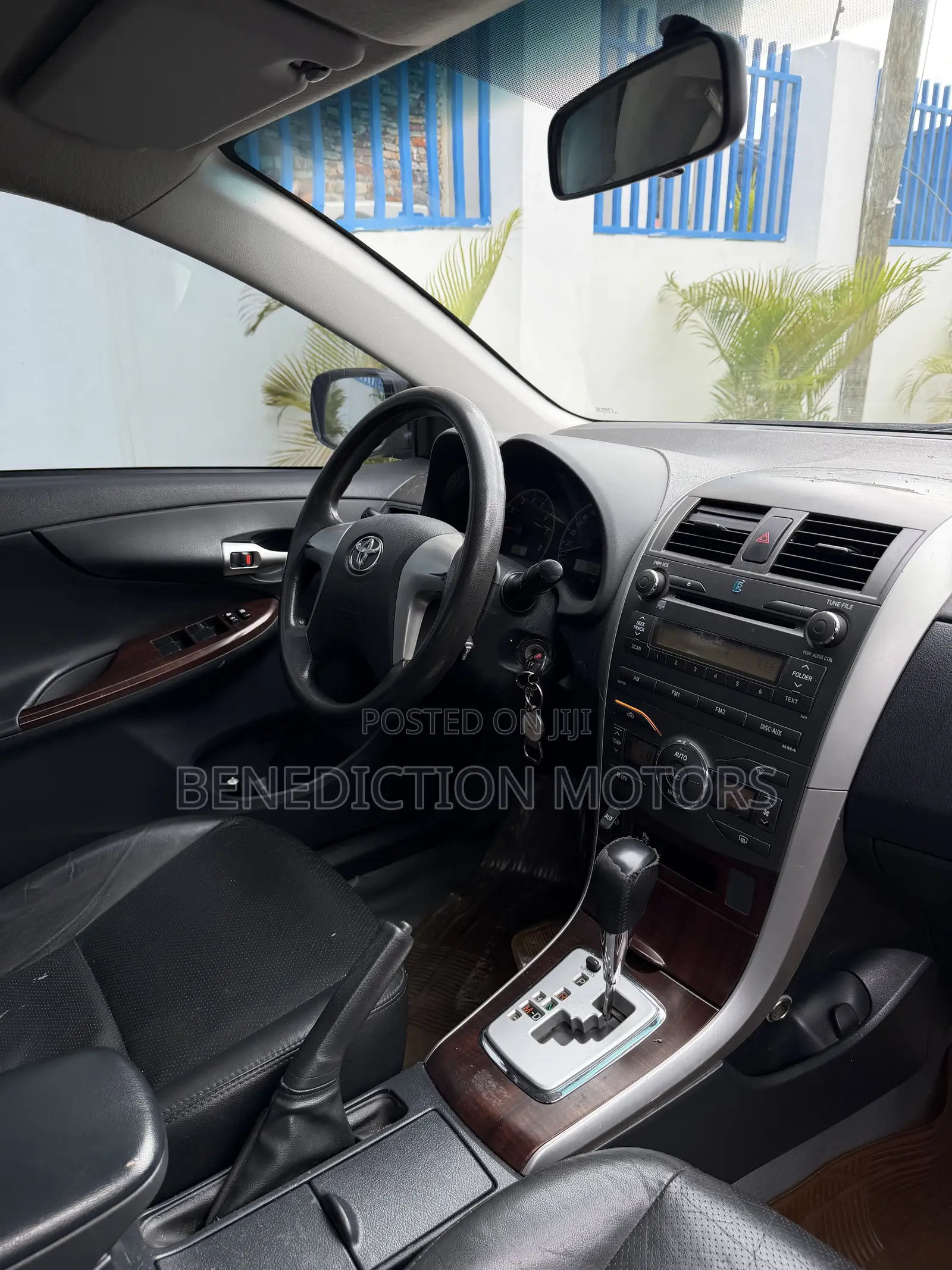 Toyota Corolla LE 4dr Sedan (1.8L 4cyl 4A) 2012 Black
