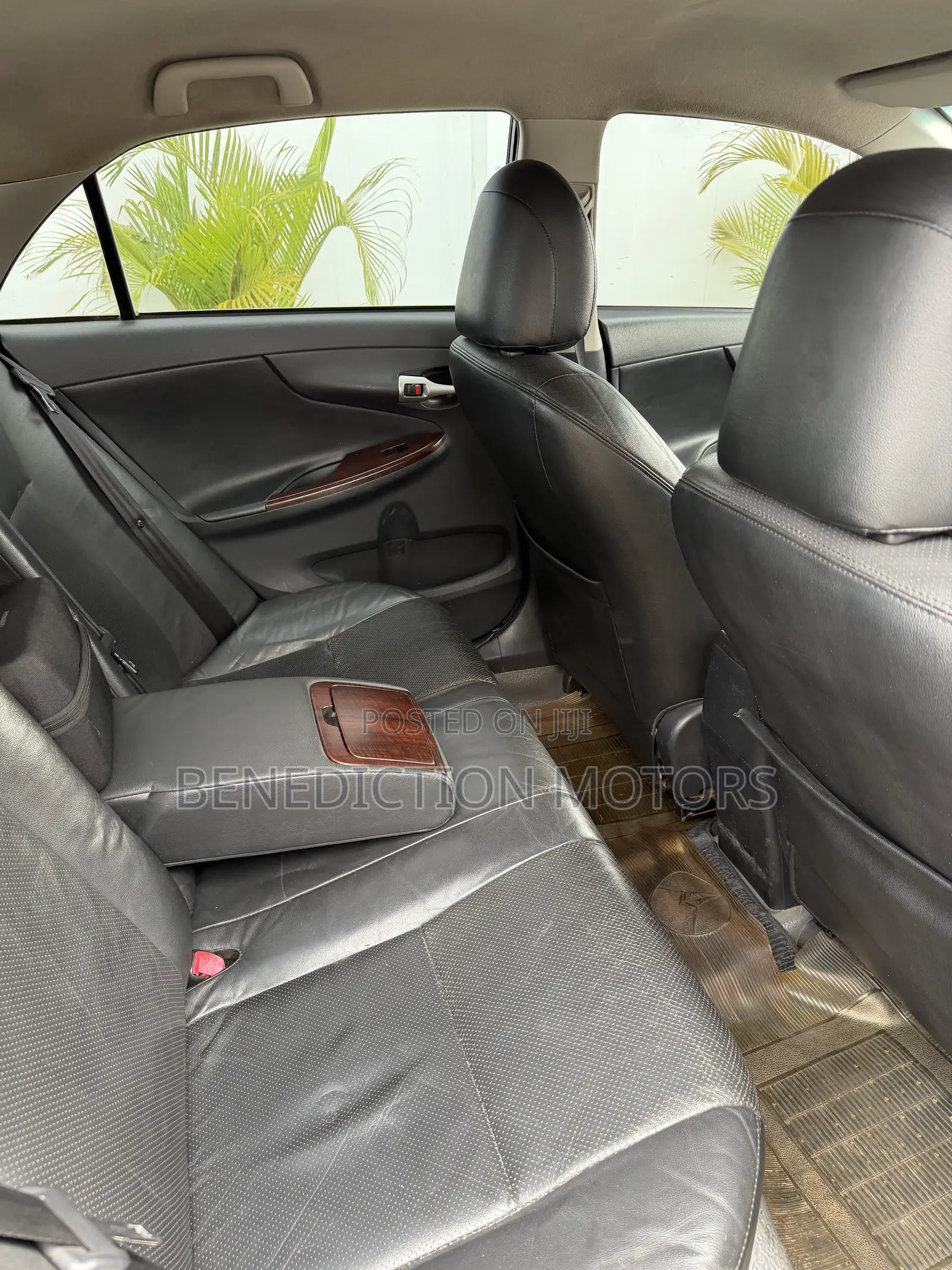 Toyota Corolla LE 4dr Sedan (1.8L 4cyl 4A) 2012 Black