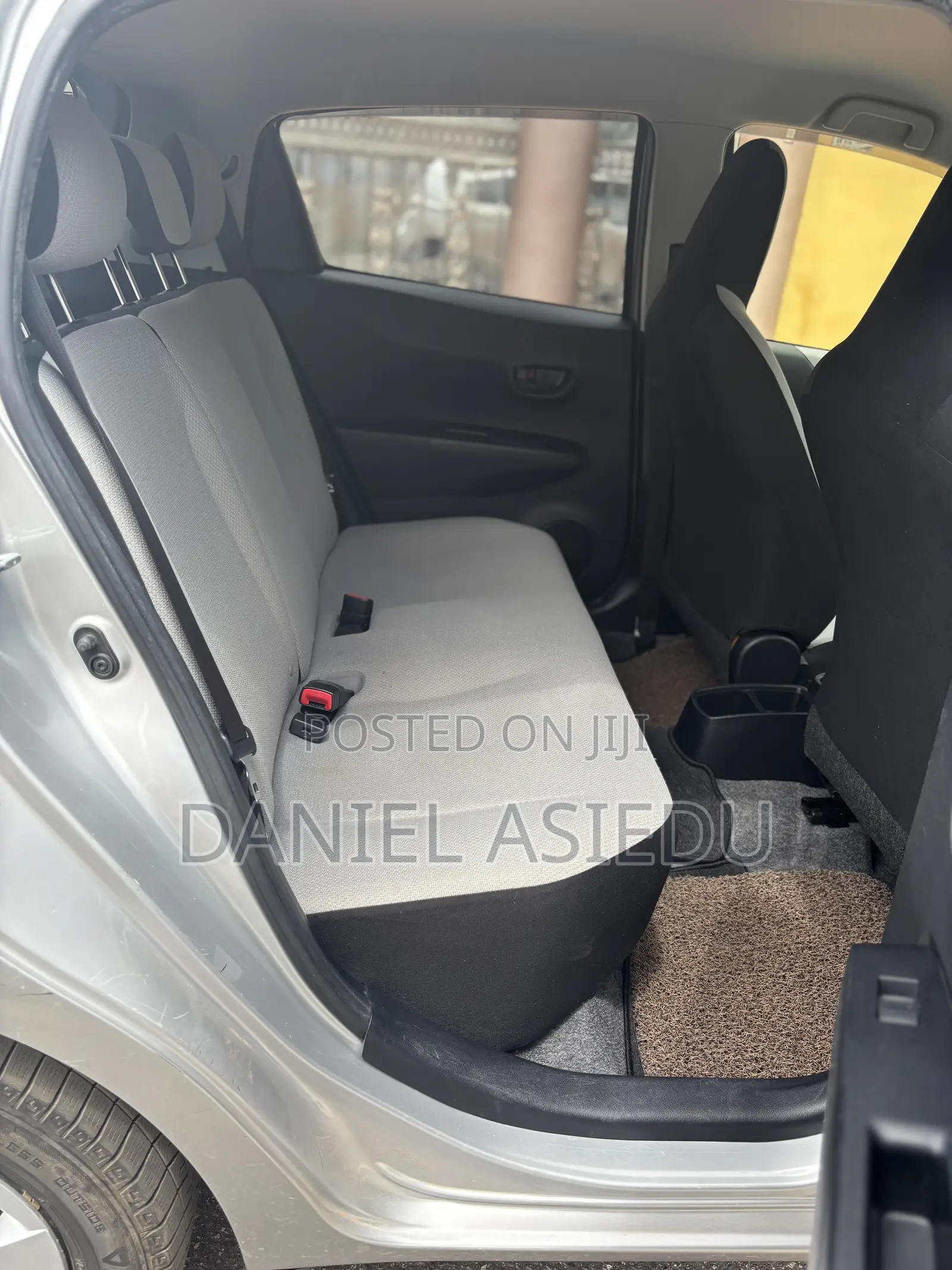Toyota Vitz 1.3 AWD 5dr 2014 Silver
