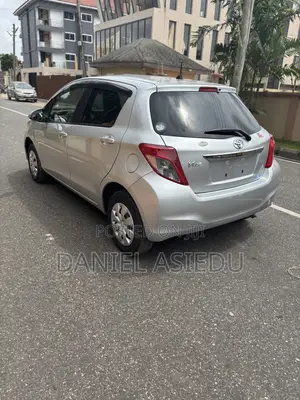 Toyota Vitz 1.3 AWD 5dr 2014 Silver