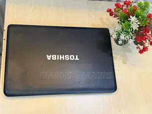 Laptop Toshiba Satellite C665 4GB Intel Core i5 SSD 128GB