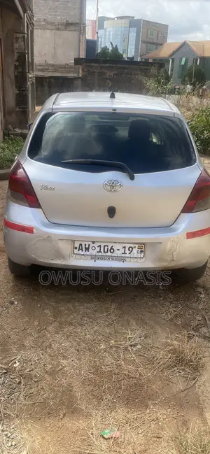 Toyota Vitz 1.0 FWD 3dr 2010 Silver