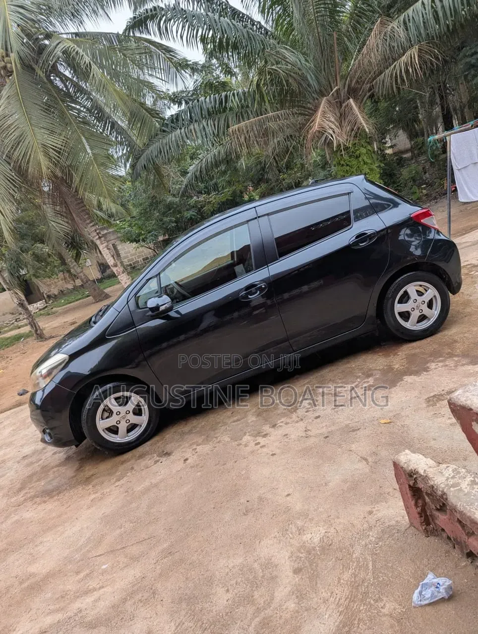 Toyota Vitz 2012 Black