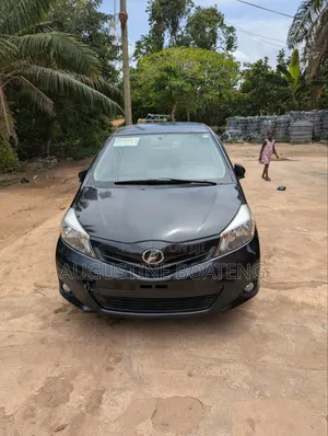 Toyota Vitz 2012 Black