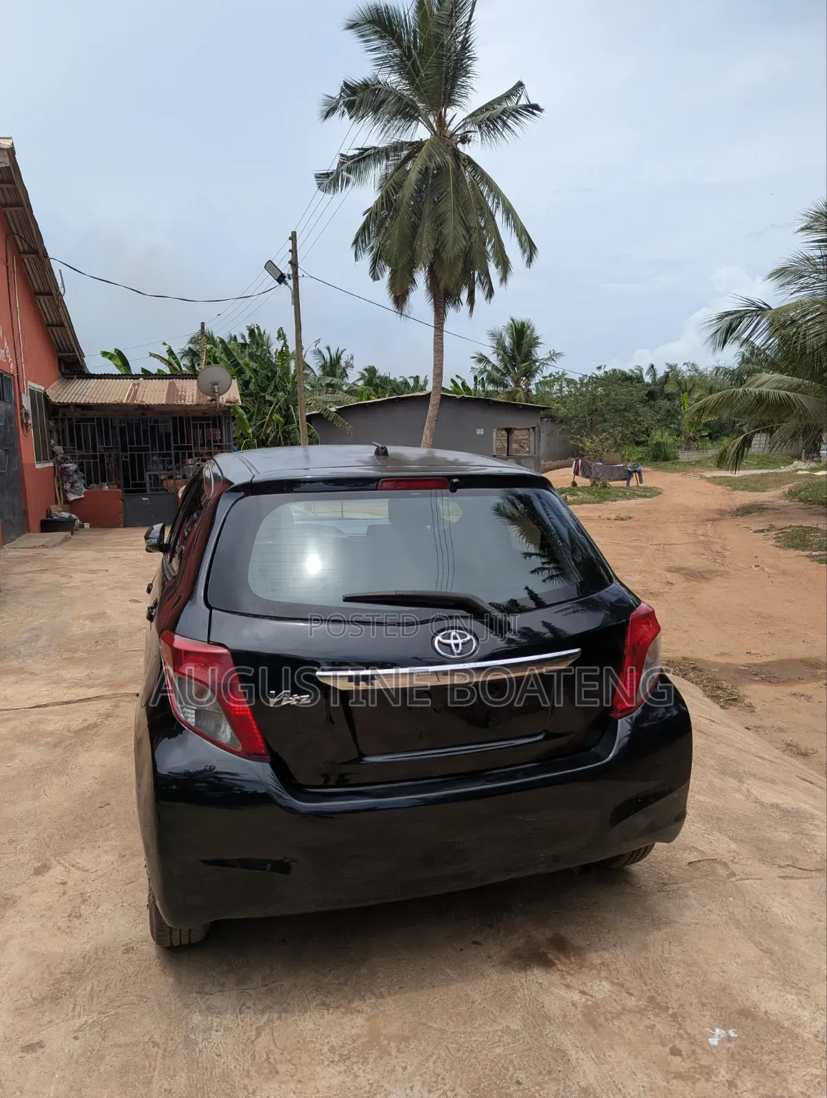 Toyota Vitz 2012 Black