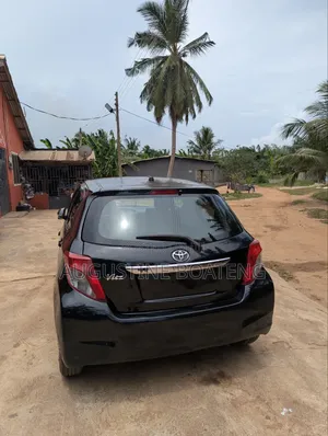 Toyota Vitz 2012 Black