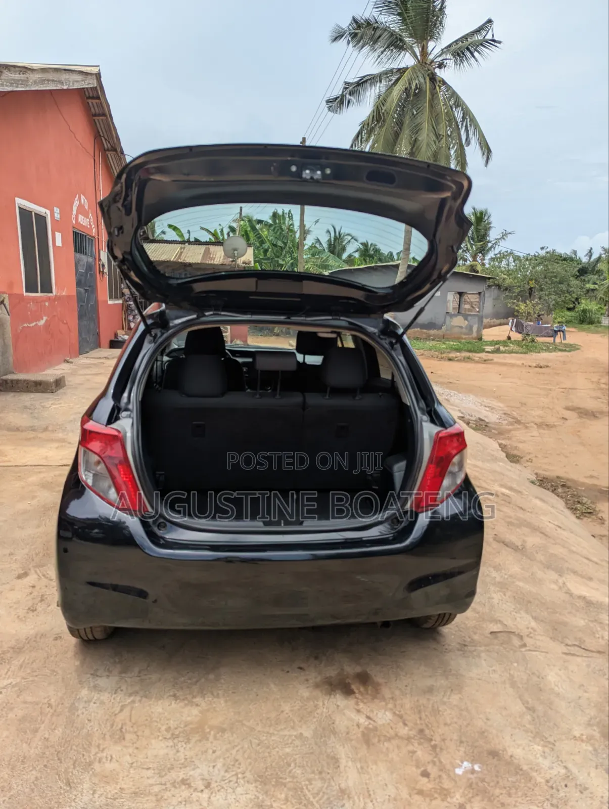 Toyota Vitz 2012 Black
