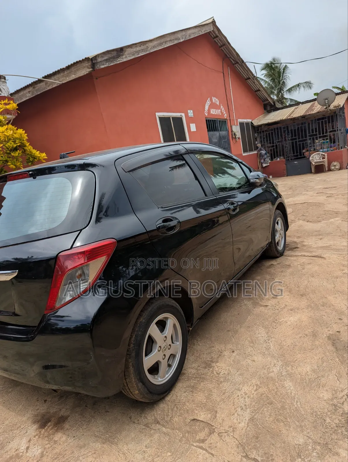Toyota Vitz 2012 Black