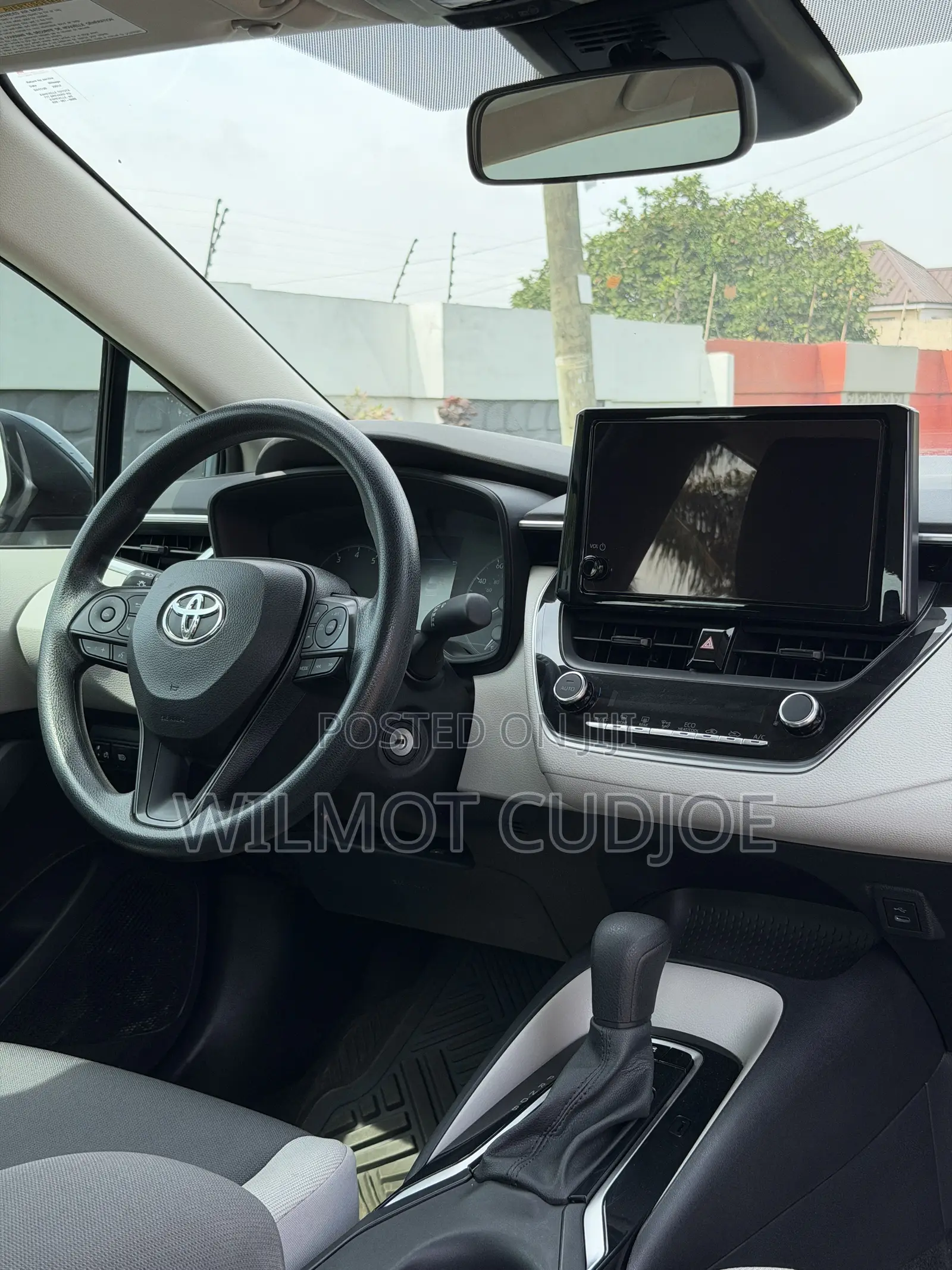 Toyota Corolla LE 2024 Gray