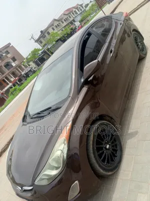 Hyundai Elantra 2012 Brown