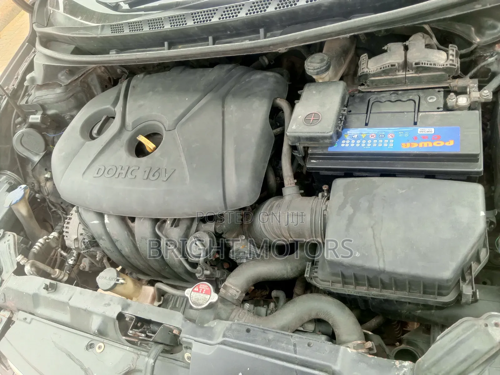 Hyundai Elantra 2012 Brown