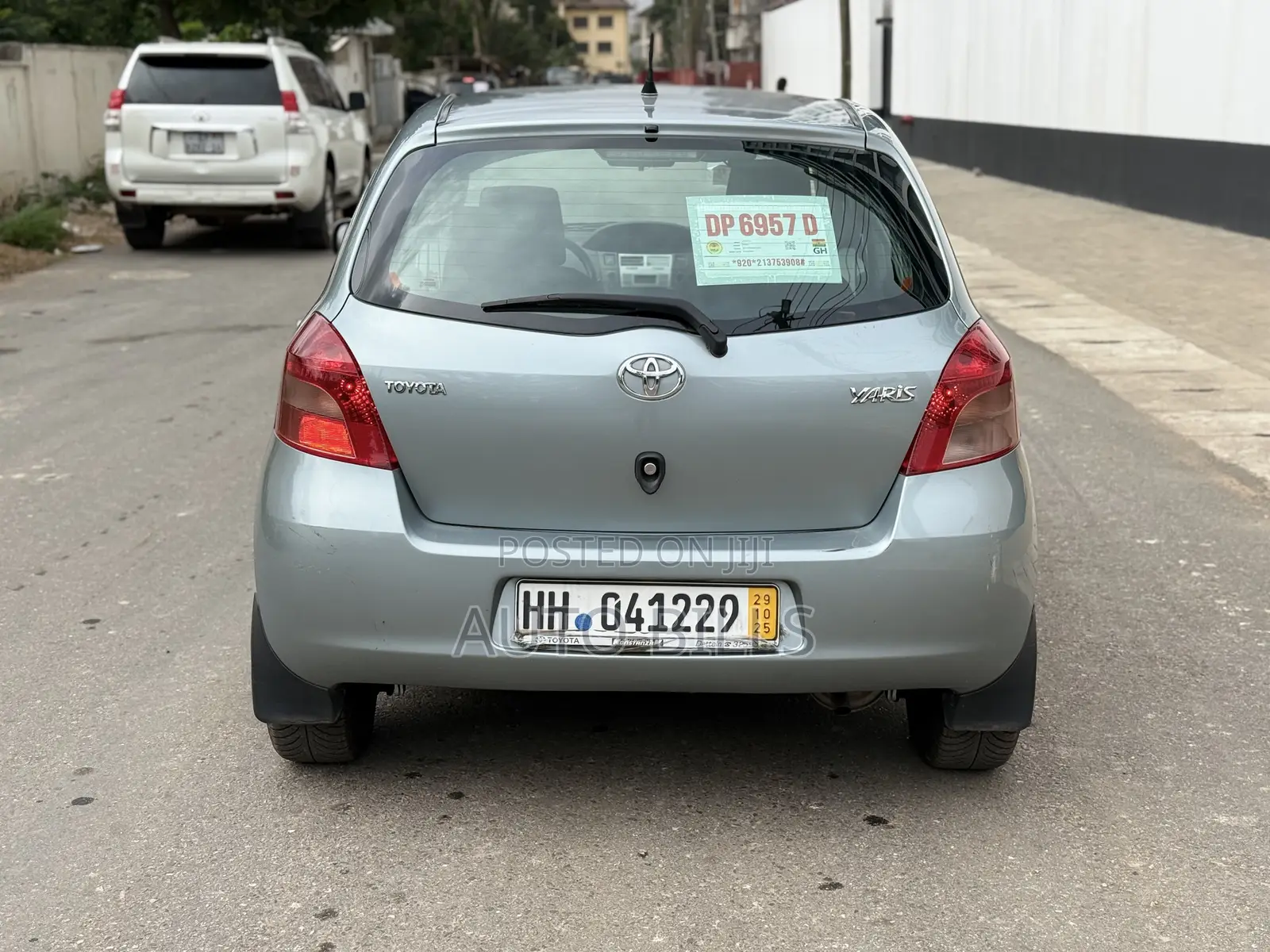 Toyota Yaris Base Hatchback 5dr 2010 Gray
