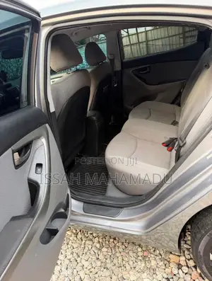 Hyundai Elantra SE 4dr Sedan (1.8L 4cyl 6A) 2014 Silver