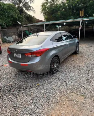 Hyundai Elantra SE 4dr Sedan (1.8L 4cyl 6A) 2014 Silver