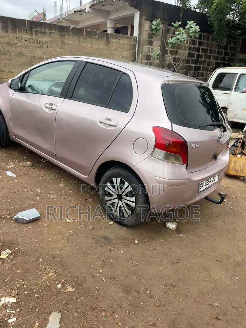 Toyota Vitz 2010
