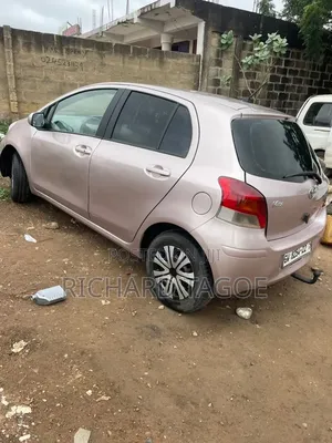 Toyota Vitz 2010