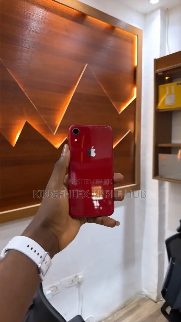 Apple iPhone XR 64 GB Red