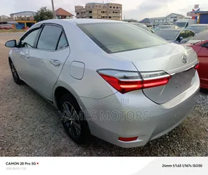 Toyota Corolla Altis 2018 Silver