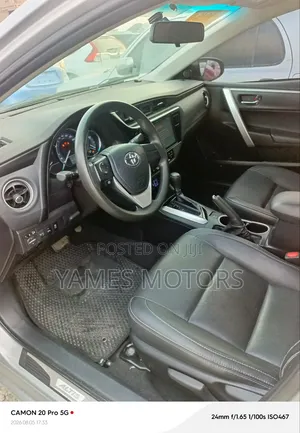 Toyota Corolla Altis 2018 Silver