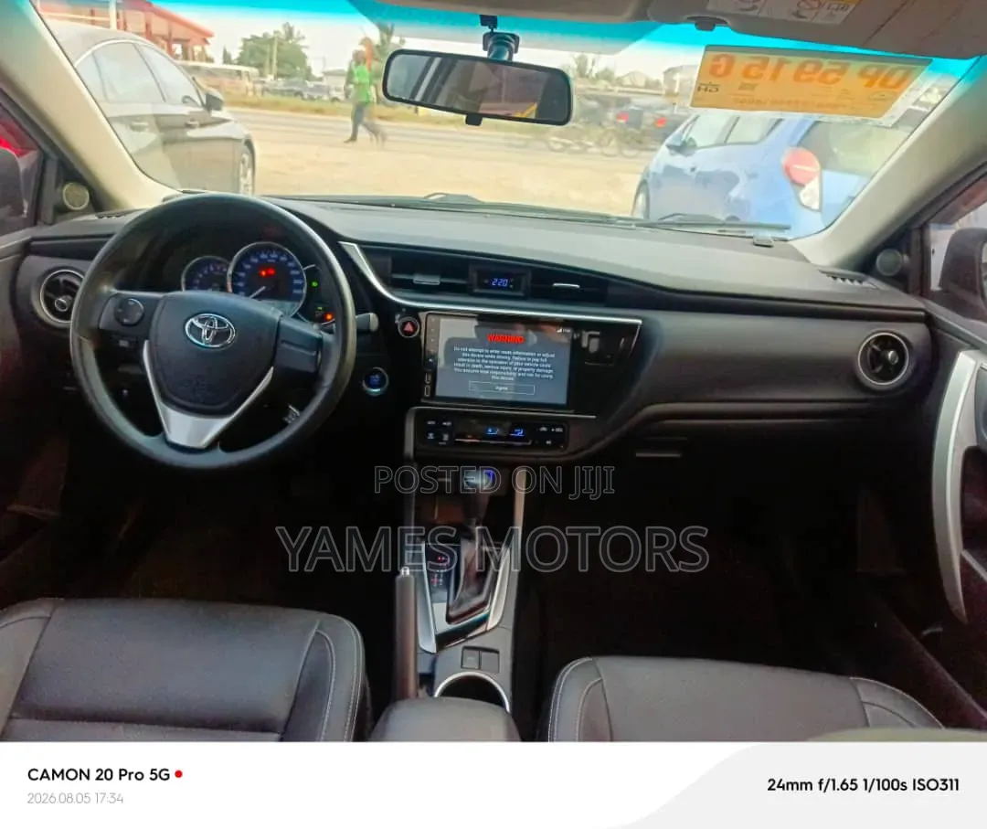 Toyota Corolla Altis 2018 Silver