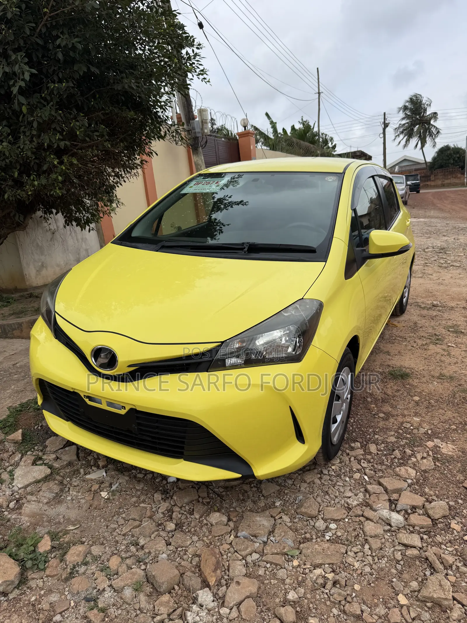 Toyota Vitz 2015 Yellow