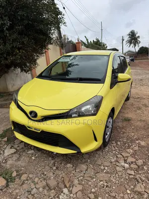 Toyota Vitz 2015 Yellow
