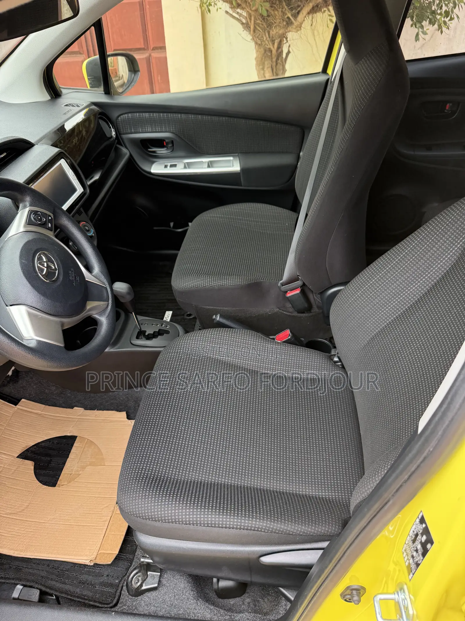 Toyota Vitz 2015 Yellow