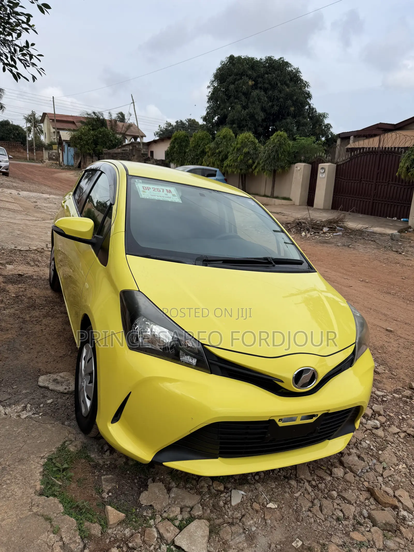 Toyota Vitz 2015 Yellow