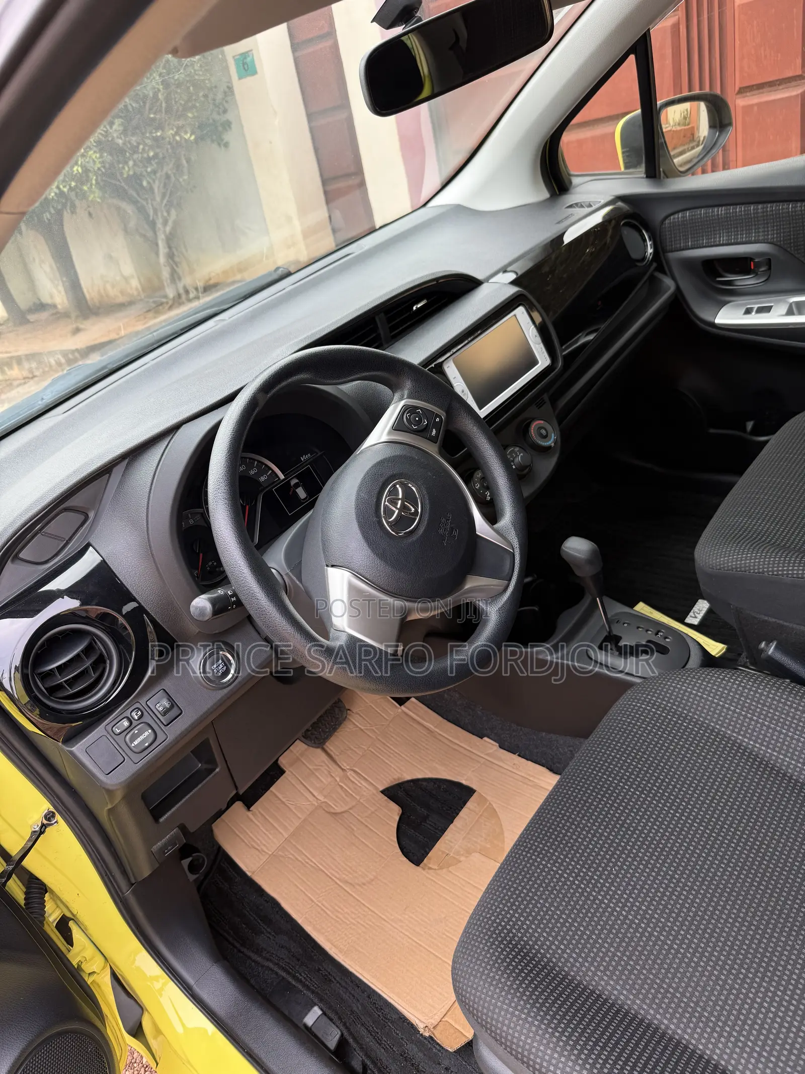 Toyota Vitz 2015 Yellow
