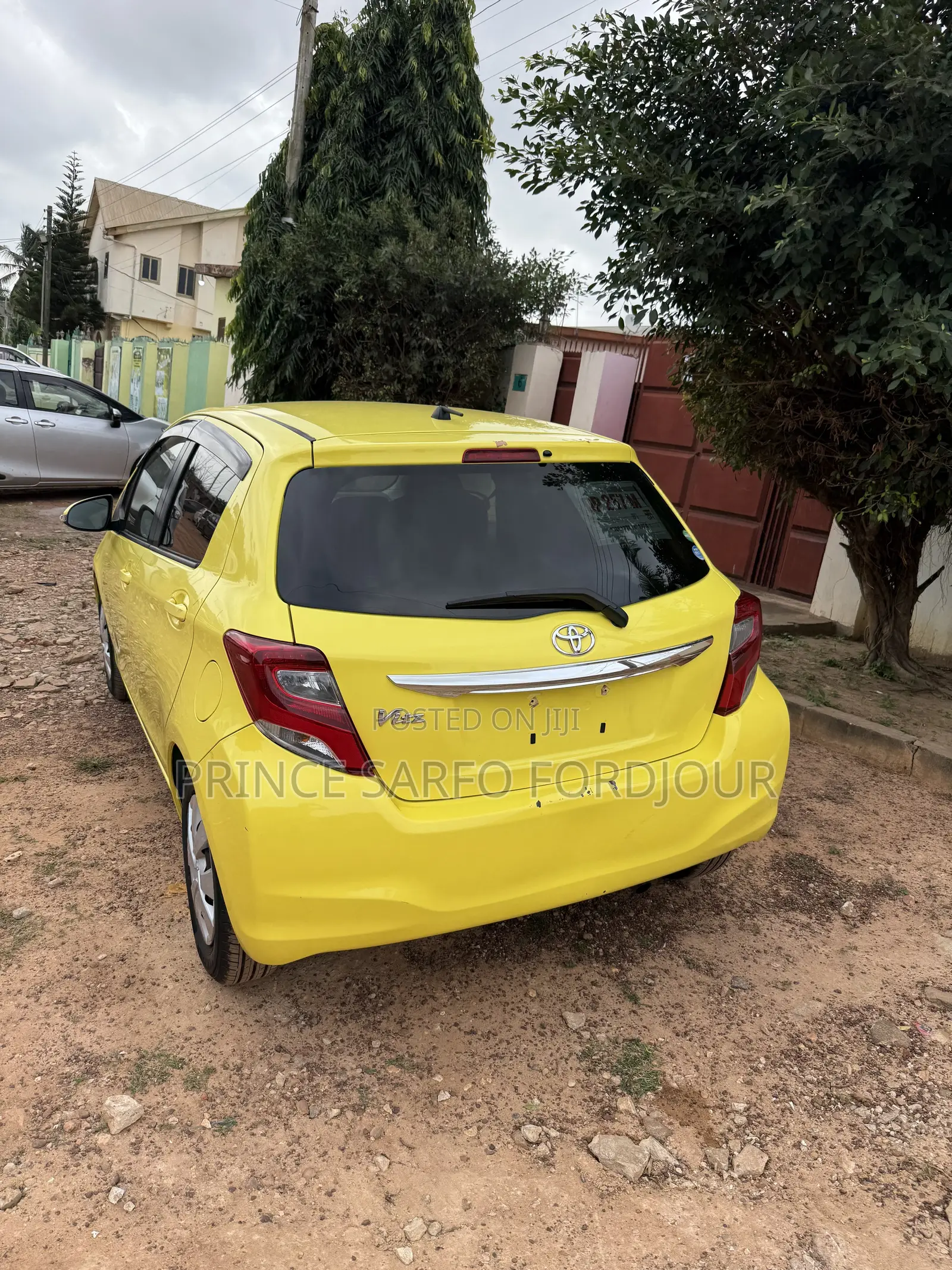 Toyota Vitz 2015 Yellow