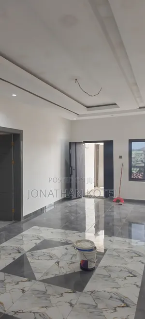 2bdrm Apartment in Bushroad, New Town for rent