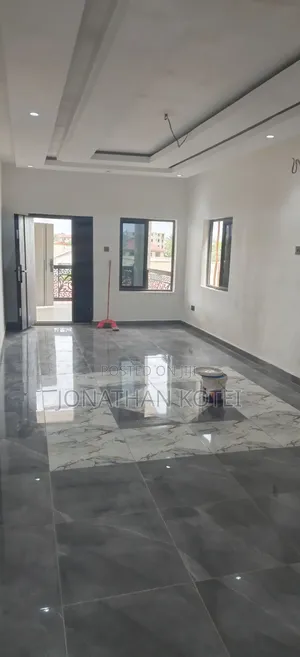 2bdrm Apartment in Bushroad, New Town for rent