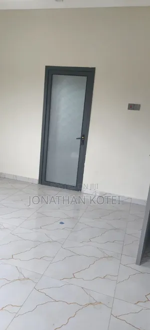 2bdrm Apartment in Bushroad, New Town for rent