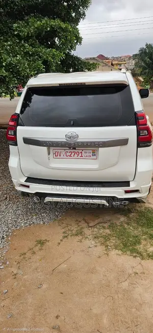 Toyota Land Cruiser Prado 2.7 i 2012 White