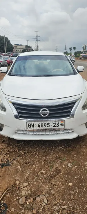 Nissan Altima 2015 White
