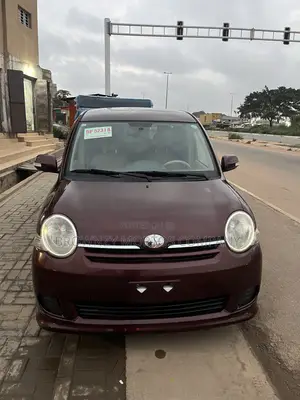 Toyota Sienta 2011
