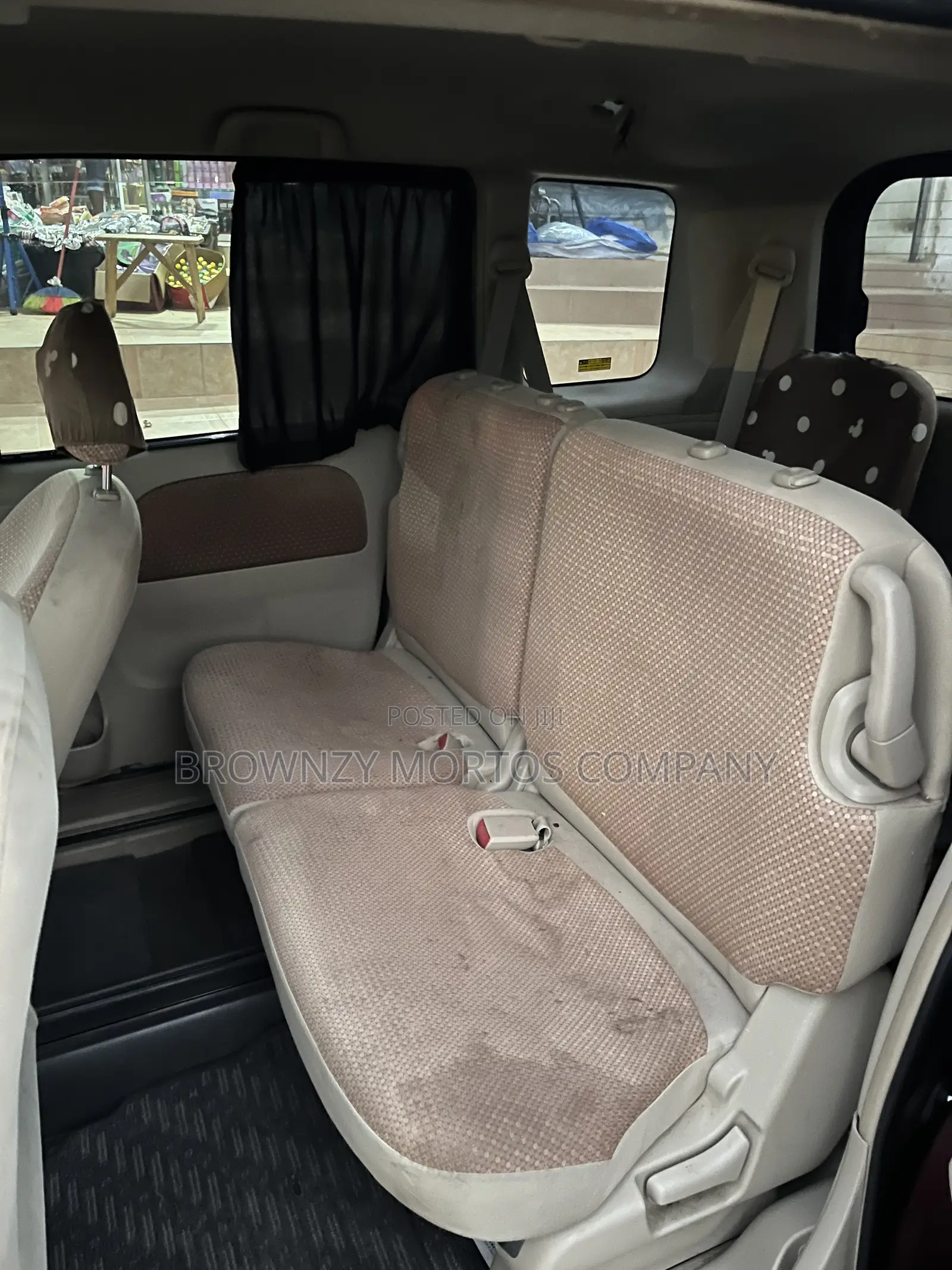 Toyota Sienta 2011
