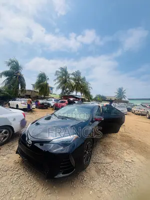 Toyota Corolla 2015 Black