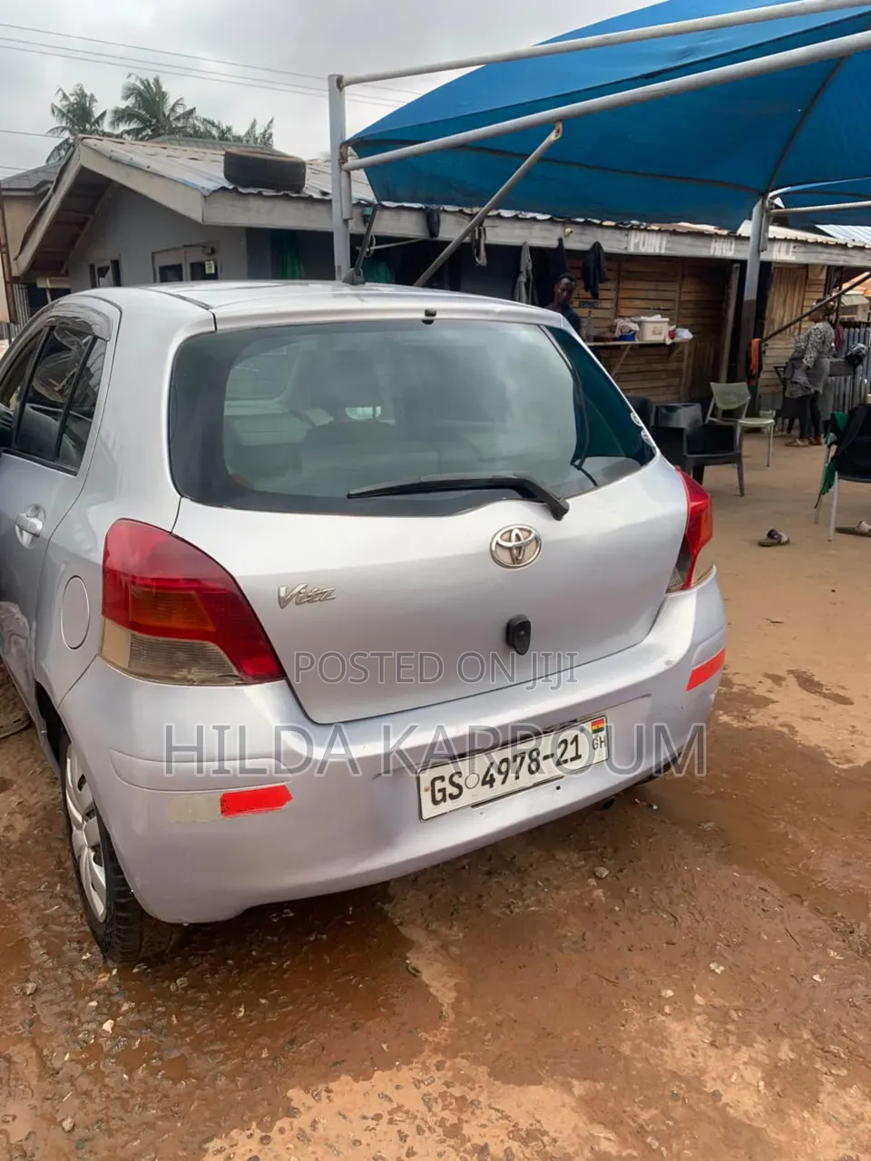Toyota Vitz 2011 Silver