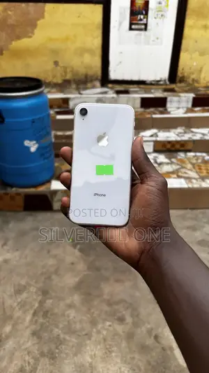 Apple iPhone XR 64 GB White