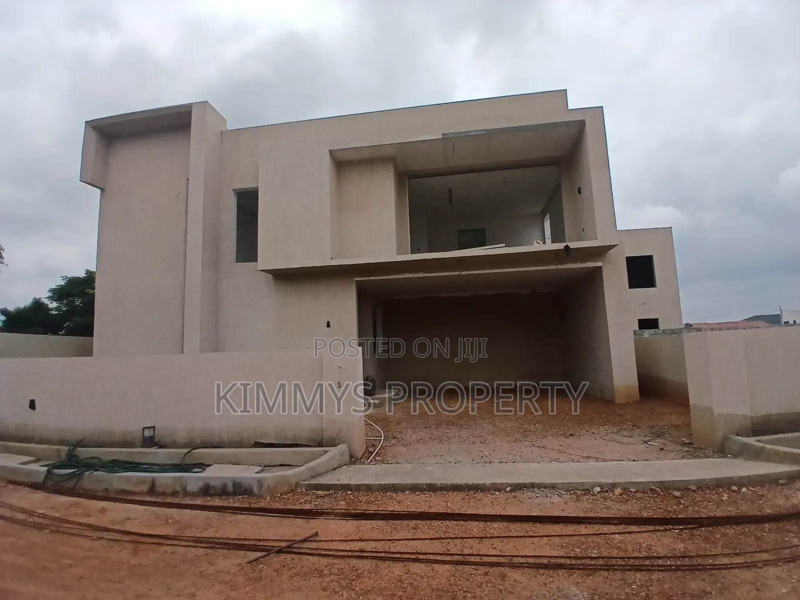4bdrm Mansion in Adjiriganor, Otano for sale