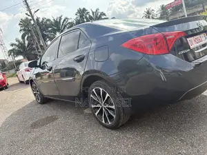 Toyota Corolla XSE (1.8L 4cyl 2A) 2018 Blue