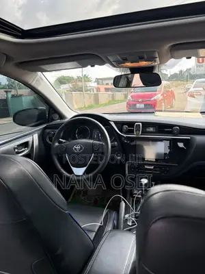 Toyota Corolla XSE (1.8L 4cyl 2A) 2018 Blue
