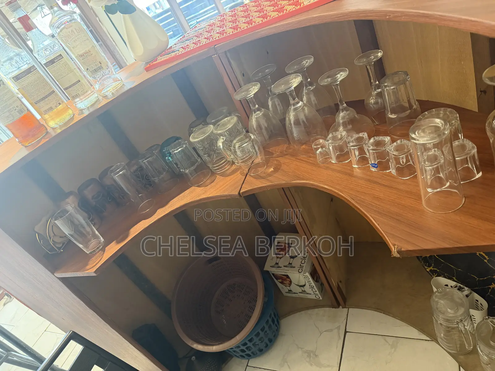 Mobile Cocktail Bars Stand
