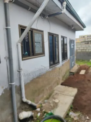 6bdrm House in Dansoman Apartments, Keep Fit for sale