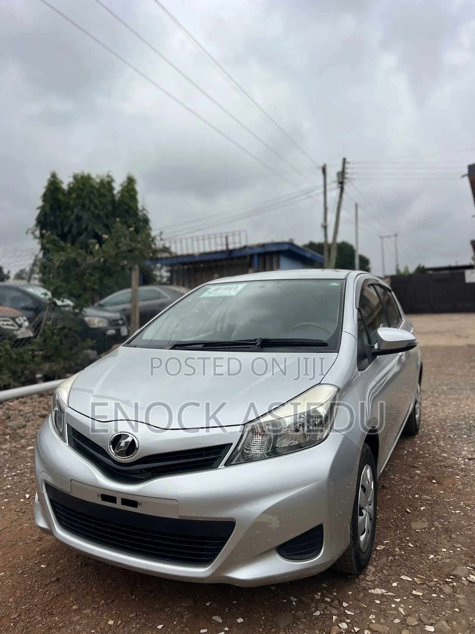 Toyota Vitz 1.3 FWD 5dr 2014 Silver