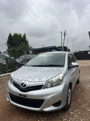 Toyota Vitz 1.3 FWD 5dr 2014 Silver