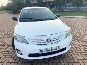 Toyota Corolla 2013 White