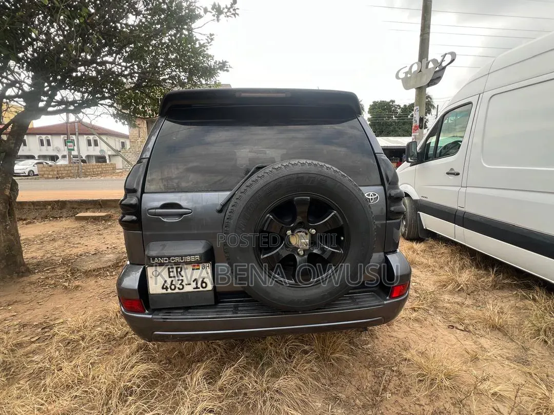 Toyota Land Cruiser Prado 2010 Gray