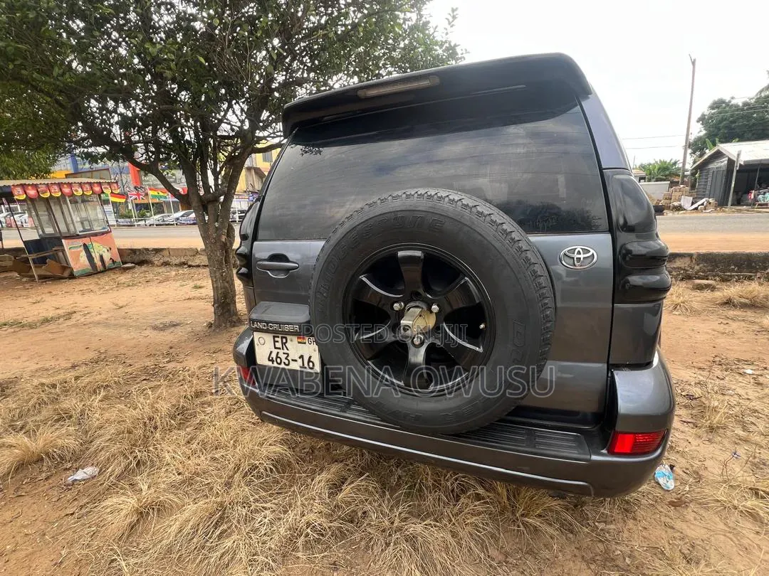 Toyota Land Cruiser Prado 2010 Gray